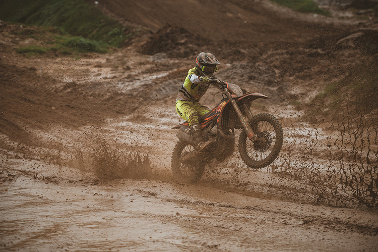 ktm moto 2