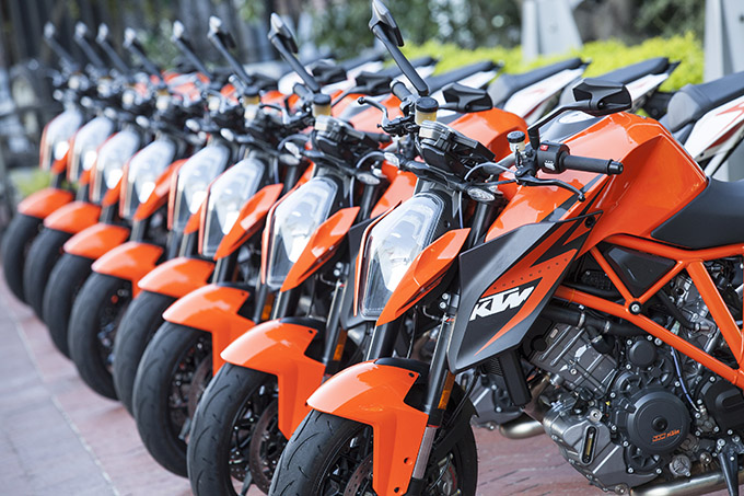 SUPERDUKE 00