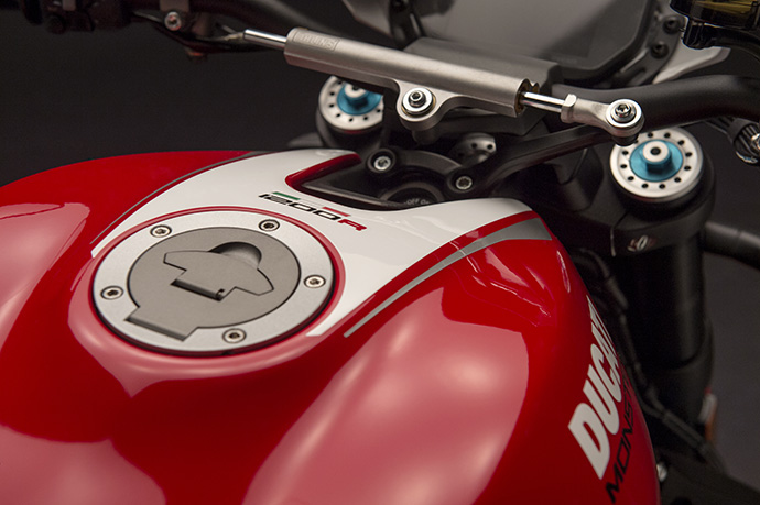 MONSTER 1200R 00