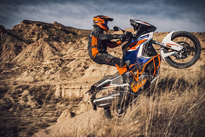 KTM 1290 SUPER ADVENTURE R action