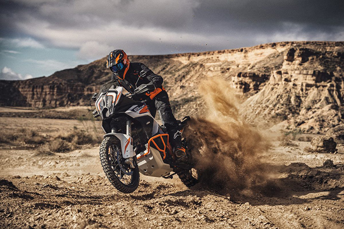 KTM 1290 SUPER ADVENTURE R action 1