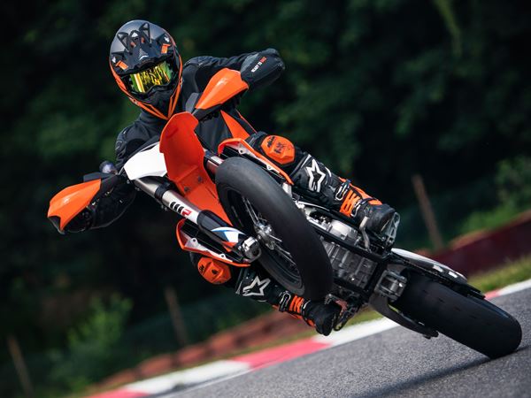 KTM 450 SMR 2021 Title