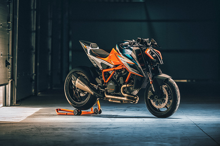 KTM 1290 SUPER DUKE RR Static 1