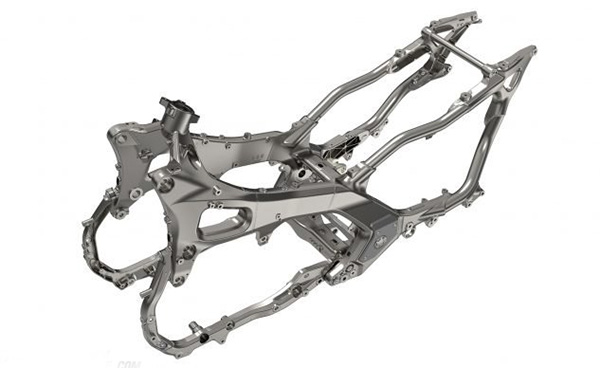 102417-2018-Honda-Gold-Wing-Unveil-13-633x388