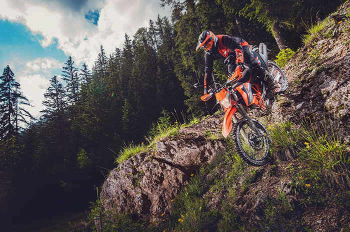 KTM 690 ENDURO R 2021 Action3