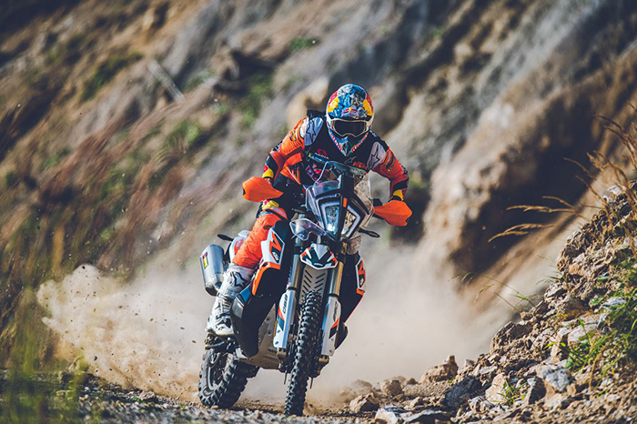 KTM 890 ADVENTURE R RALLY Action Sam Sunderland