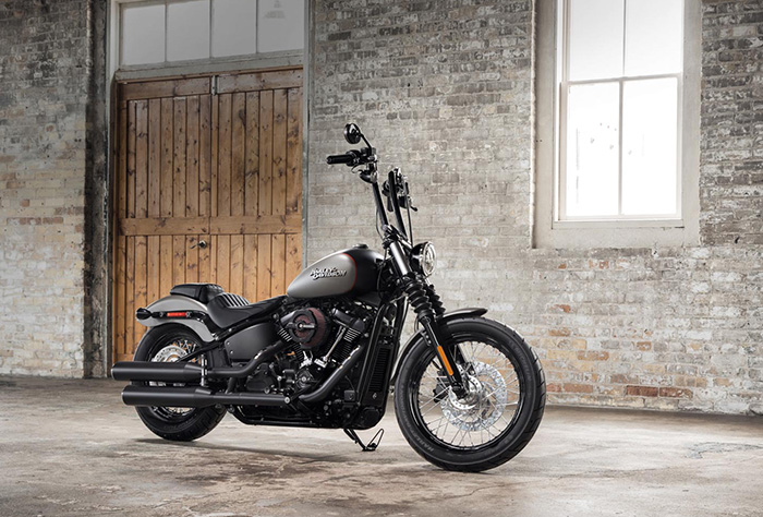 2018-Harley-Davidson-Street-Bob1