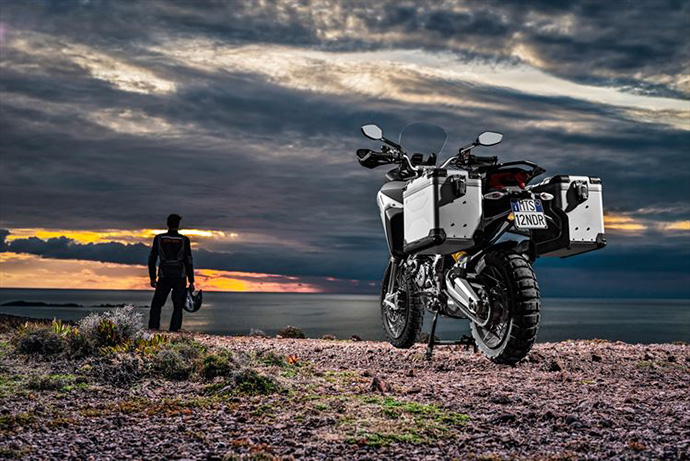 12-09-multistrada1200-enduro 880x500