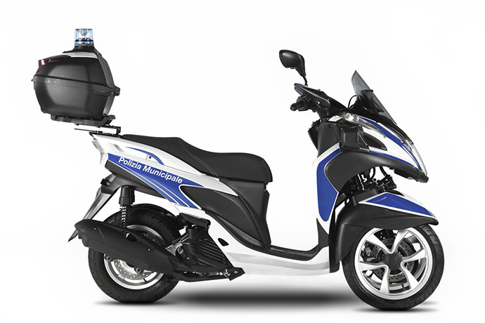 2016 YAM MW125P EU W STU 012