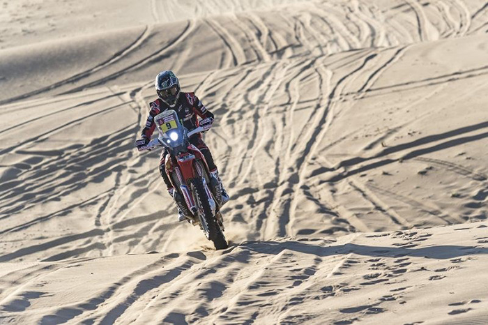 dakar 4 1800x1800